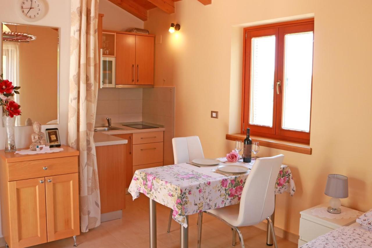 Studio Apartment Volta Crveni Vrh Buitenkant foto